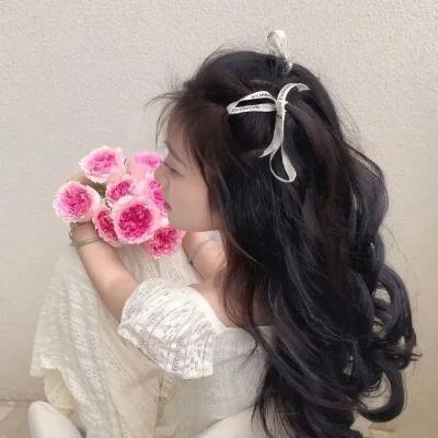 戴脚镣的女孩 海报